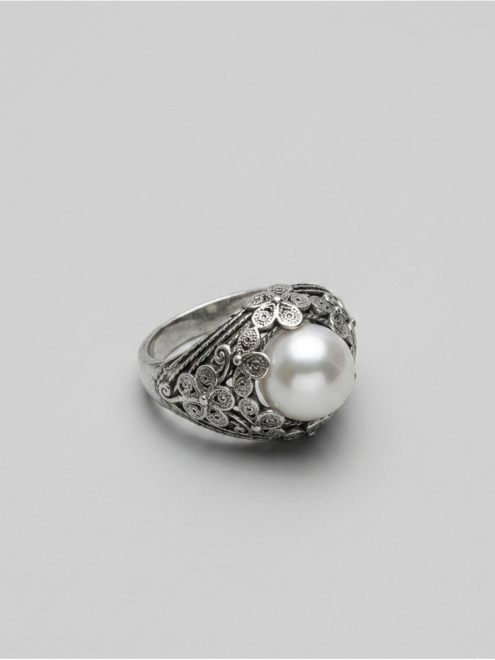 Ring: Copper base, Silver-plated, Faux pearl